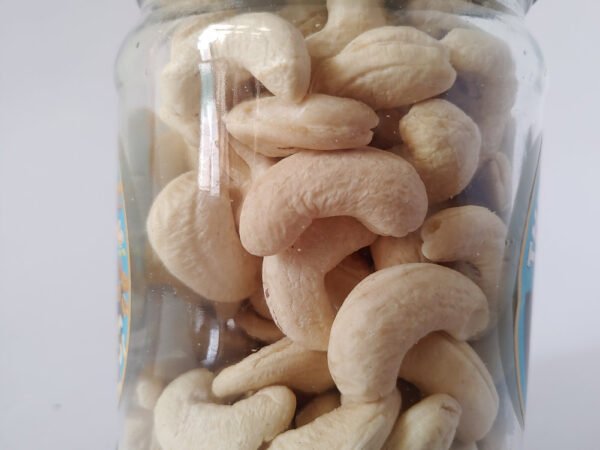 Cashews (Kaju) W180 - 250 gms