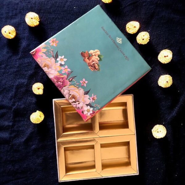 Small Modern Gift Box - 4 Blocks ( 4 Khaana)